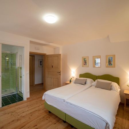 Alpedale Hotel Ovaro Kültér fotó