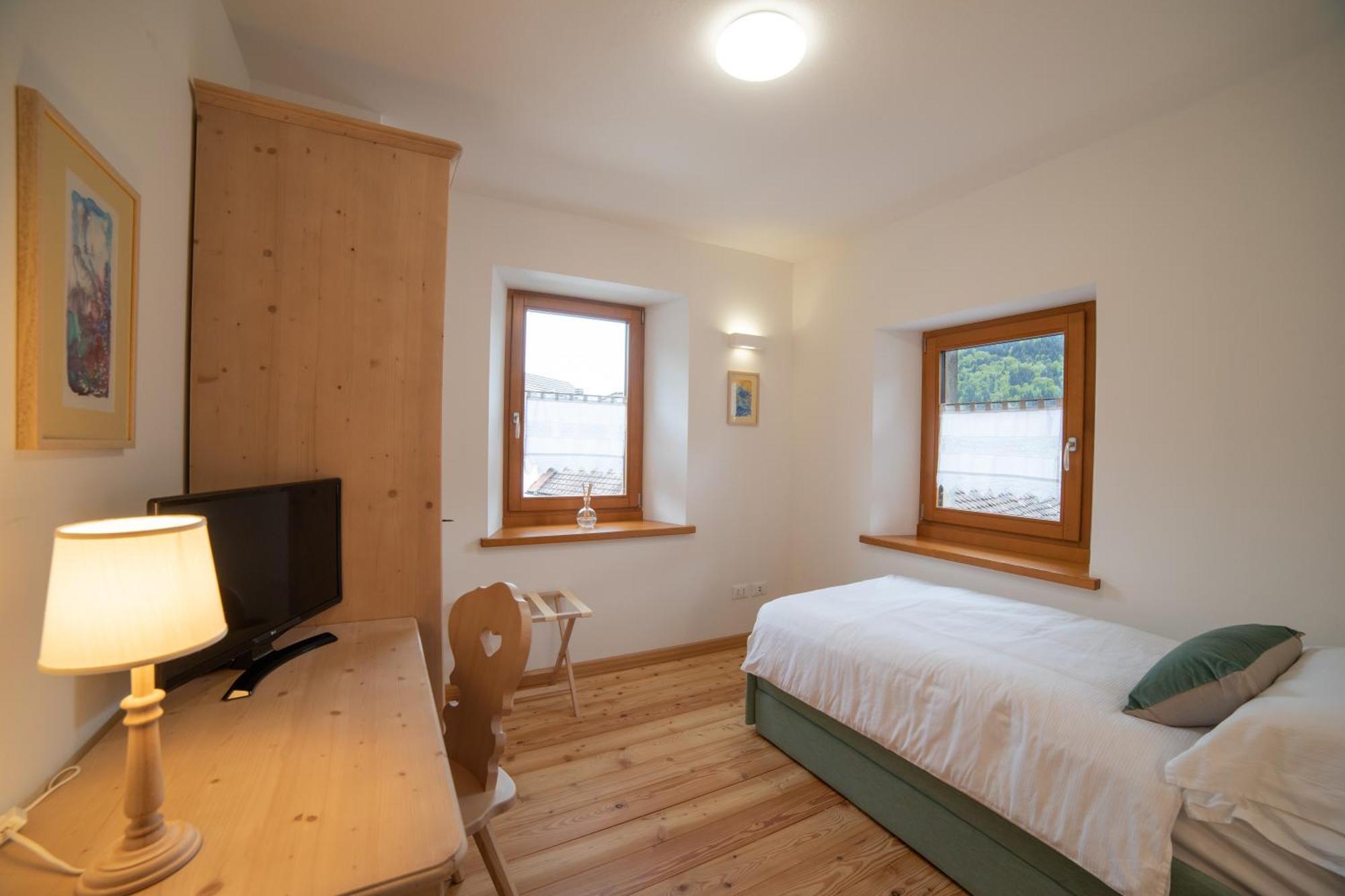 Alpedale Hotel Ovaro Kültér fotó